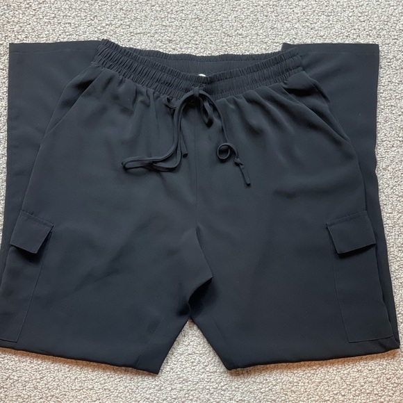 Lush Pants - Lush cargo black pull‎ on casual high waist tapered leg pants, sz S, EUC